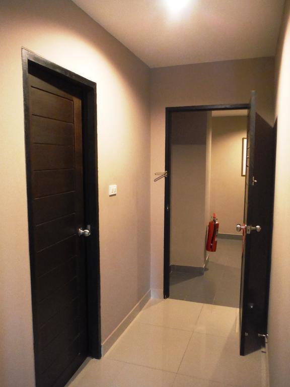 Shooters Guesthouse Pattaya Oda fotoğraf
