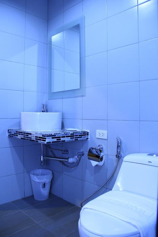 Shooters Guesthouse Pattaya Oda fotoğraf